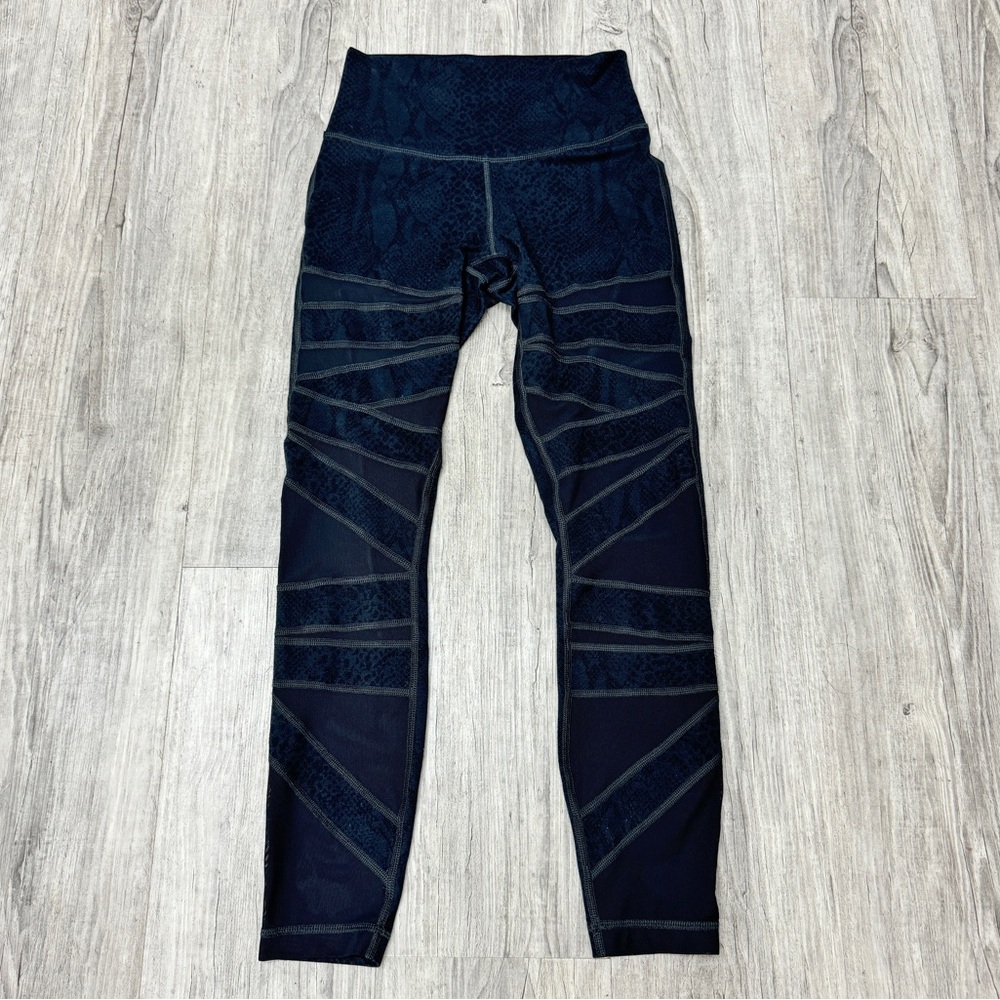 Lululemon High Times Pant MeshDesert Snake Deep Coal Black size 4